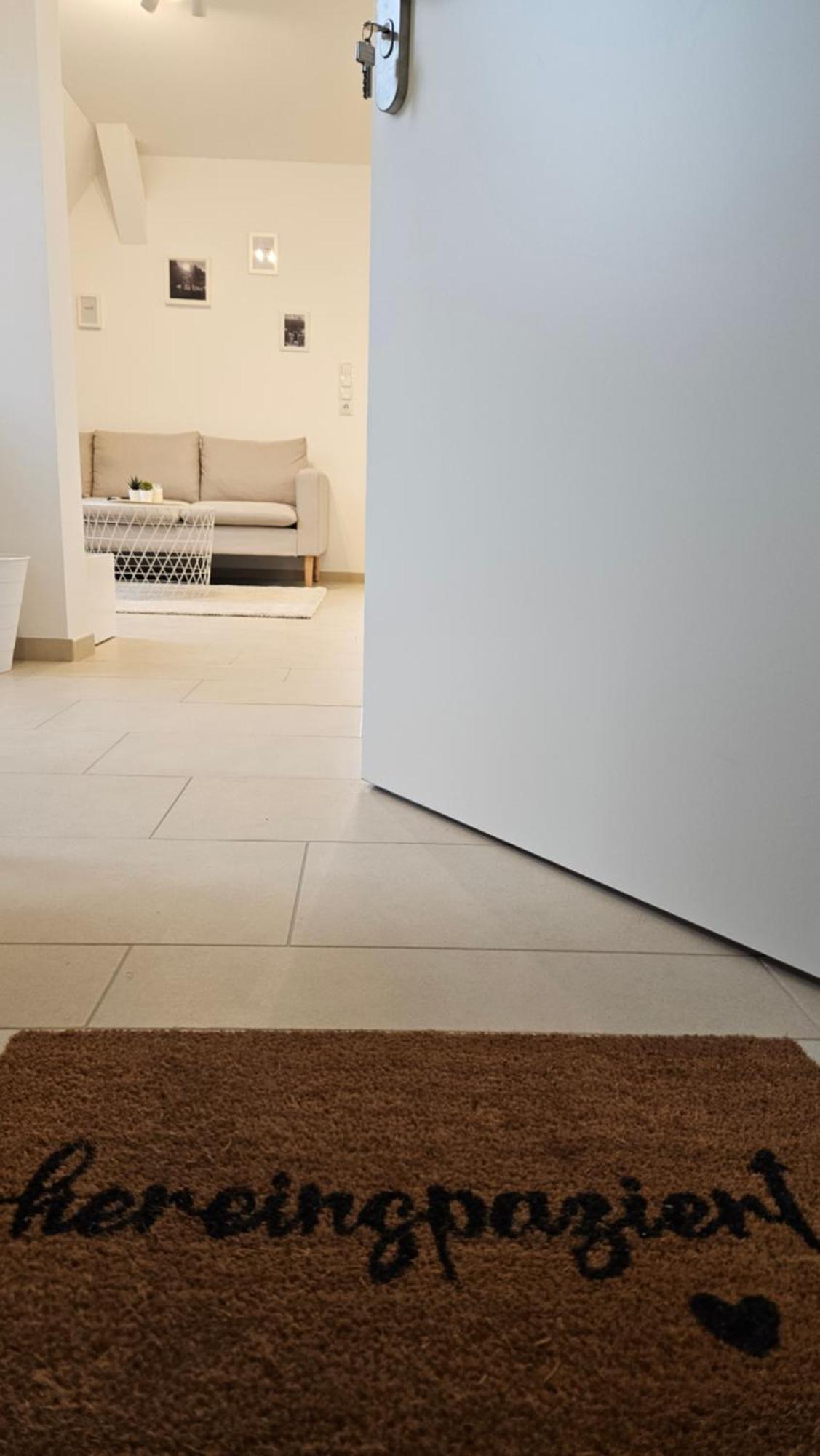 Ferienwohnung As5 Two Bamberg - Zentrale Lage Mit Parkplatz Hallstadt Exterior foto